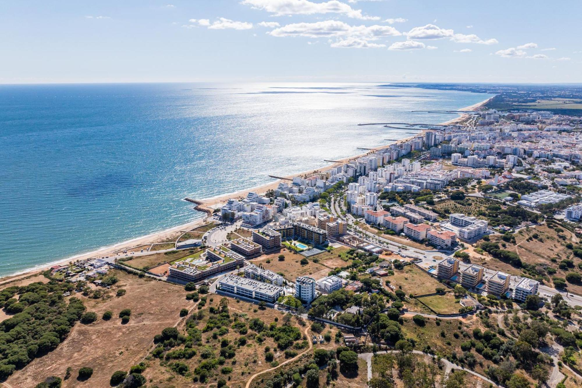 Cavalo Preto Luxury Beach Apartment By Golden Zenith Quarteira Eksteriør billede