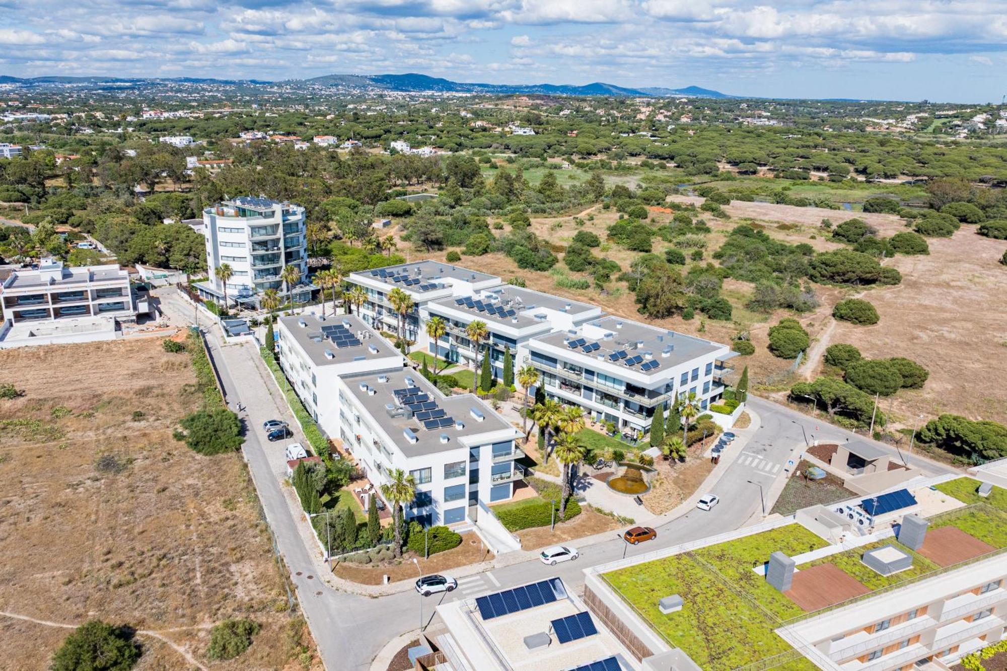 Cavalo Preto Luxury Beach Apartment By Golden Zenith Quarteira Eksteriør billede