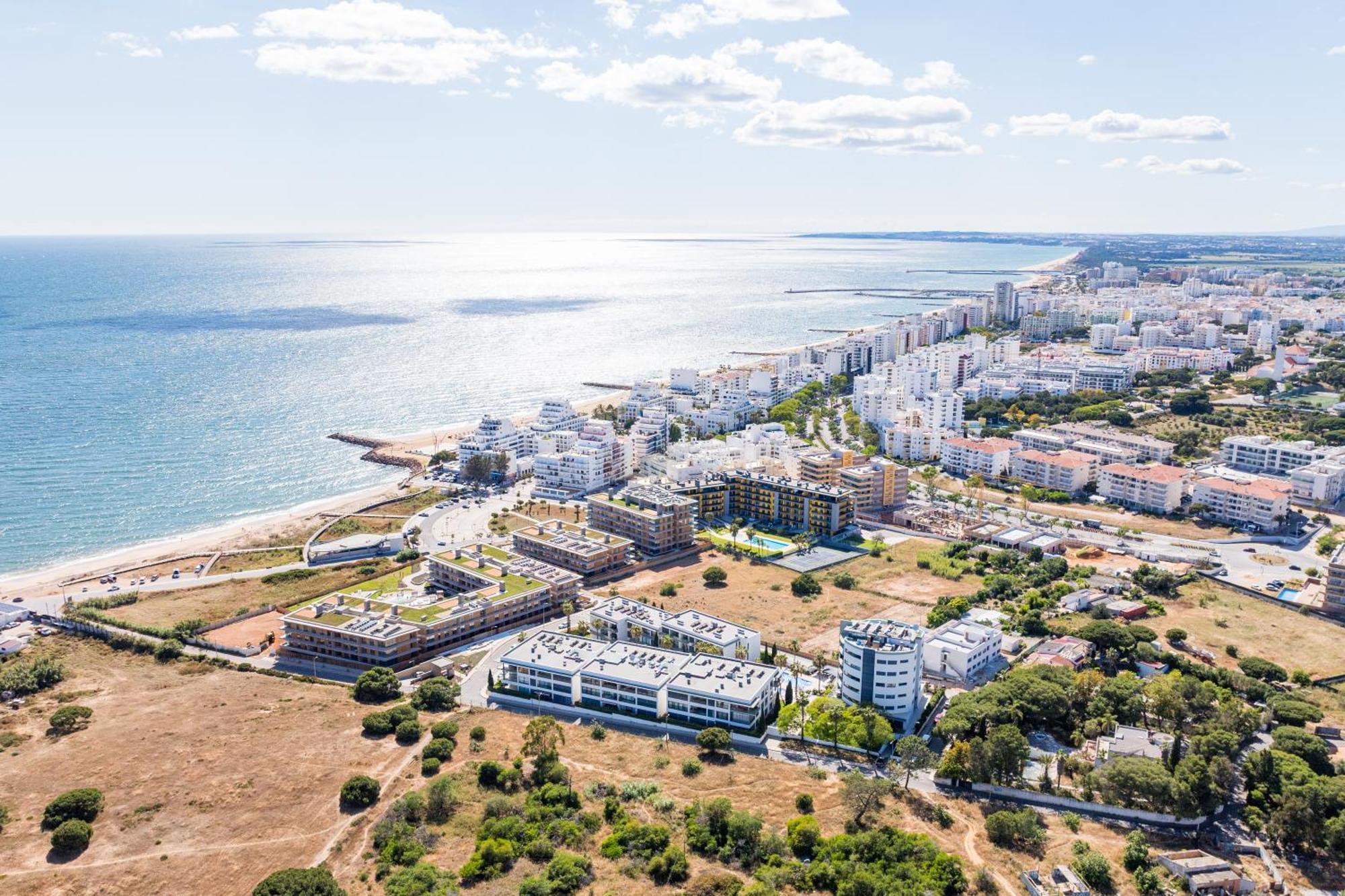 Cavalo Preto Luxury Beach Apartment By Golden Zenith Quarteira Eksteriør billede